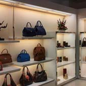 哈爾濱展柜廠皮具展柜